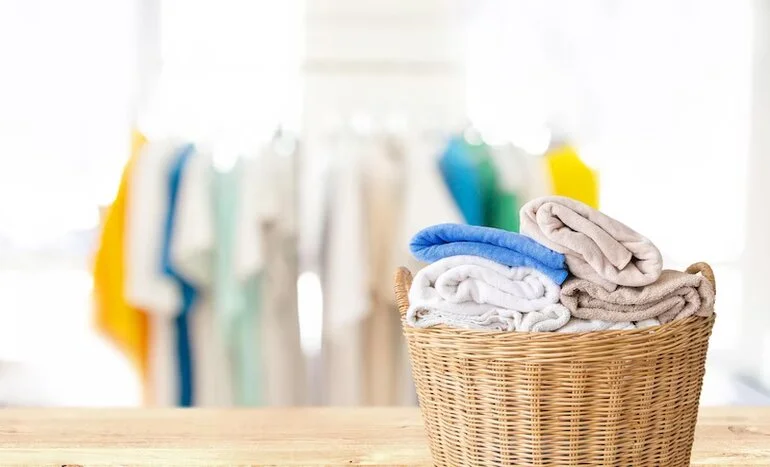 Dry cleaning vs regular laundry services in Dubai